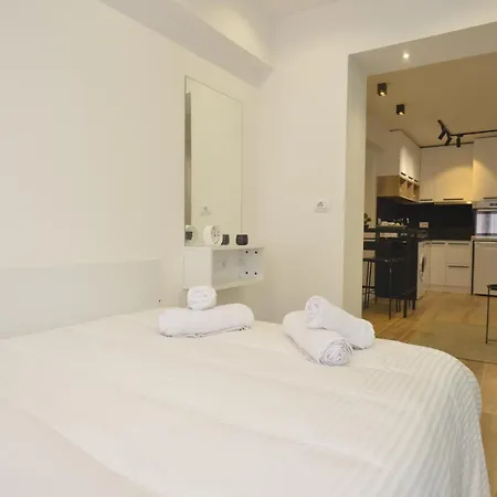 Premium * Tirana